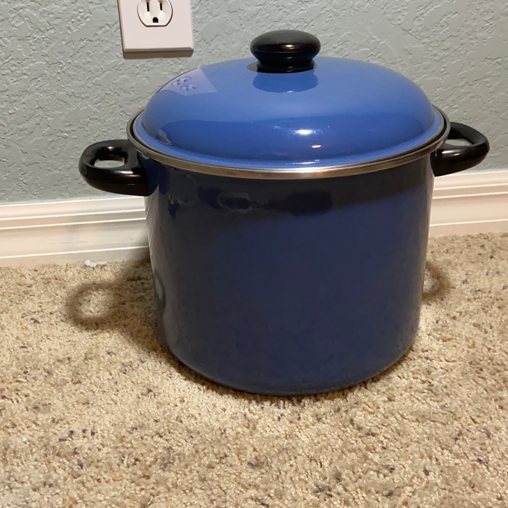 San Ignacio Yellow Porcelain Enamel Stock Pot 8QT